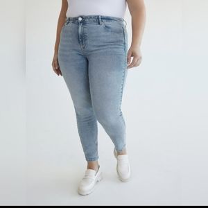 Addition Elle Light Wash Skinny Jeans High Waisted Rise Denim Stretchy Plus 20